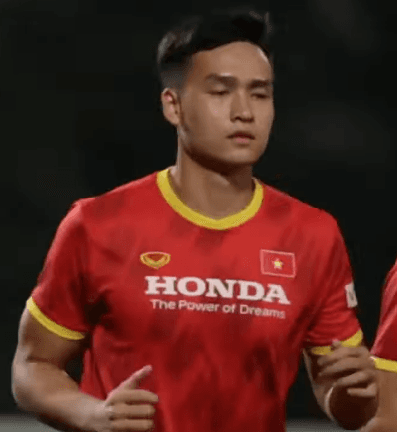 Hồ sơ Bùi Hoàng Việt Anh: Trung vệ 26 tuổi của CAHN và lý do anh là chìa khóa cho ngôi vô địch V-League 2025-26