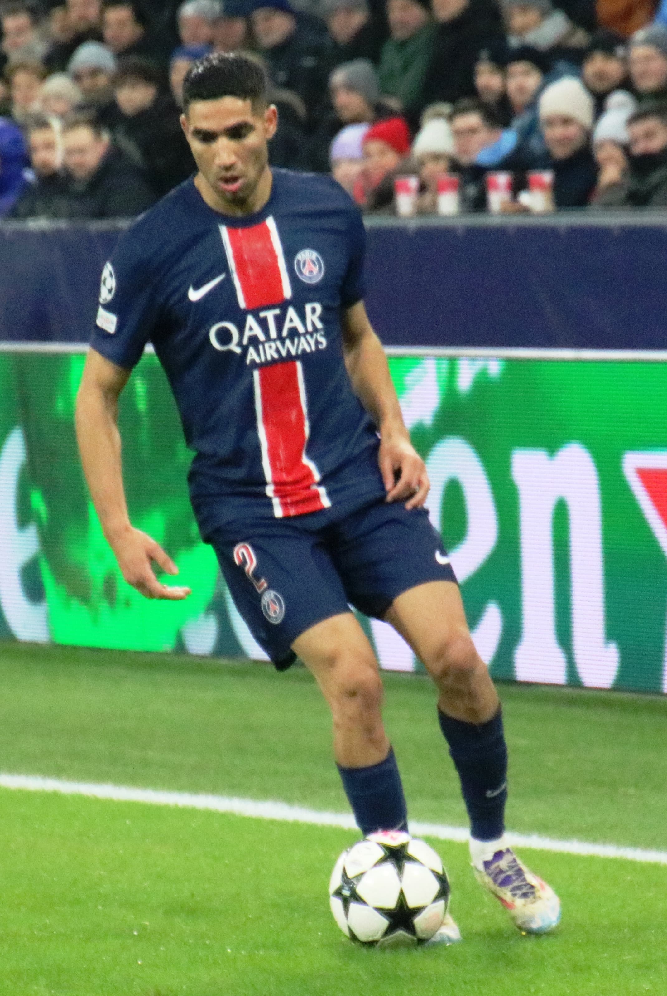 Inverted full-back UCL 2025-26: Timber, Hakimi, Trent ba mẫu