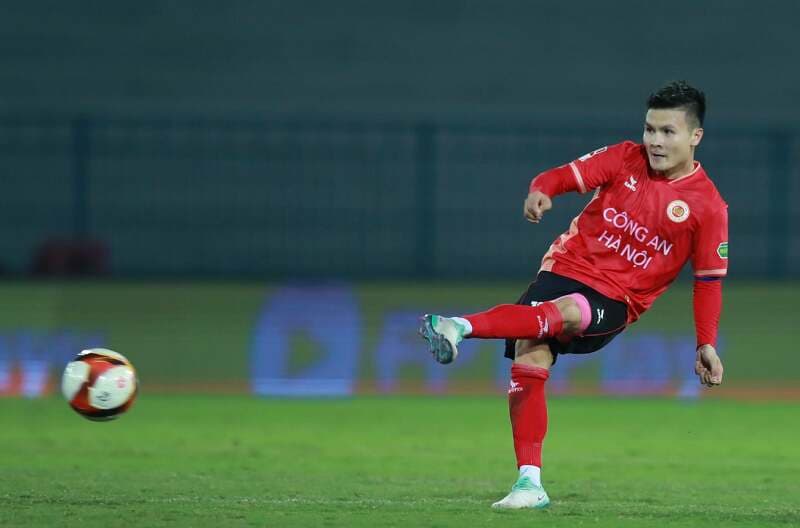 Nguyễn Quang Hải cán mốc 10 kiến tạo V-League 2025-26: linh hồn CAHN và vai trò playmaker số 1 Việt Nam