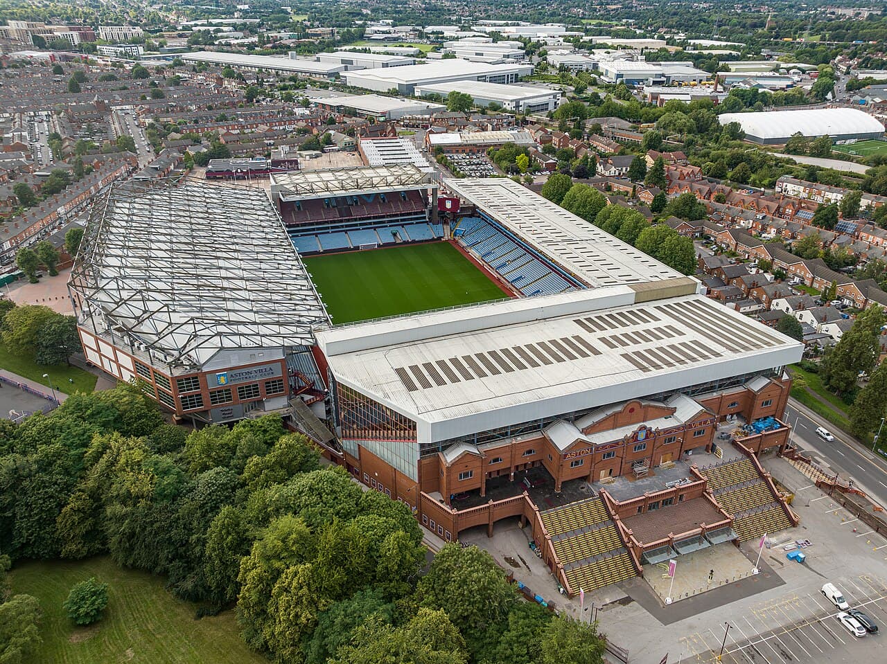 Phòng Chiến Thuật: Emery Cần Bài Gì Tại Villa Park Để Lật Ngược Nottingham Forest 7/5?