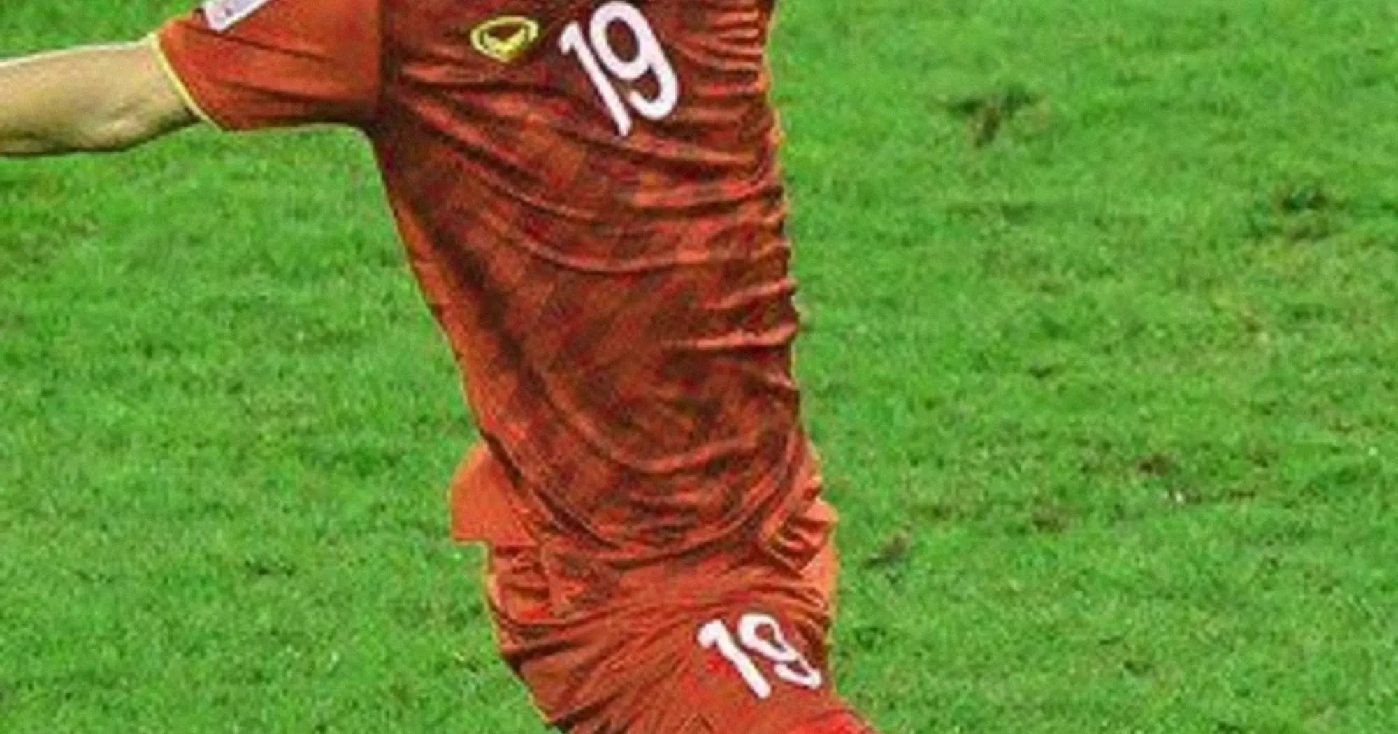 Quang Hải — từ Pau FC trở về CAHN: hành trình Ligue 2 và lý do về V-League