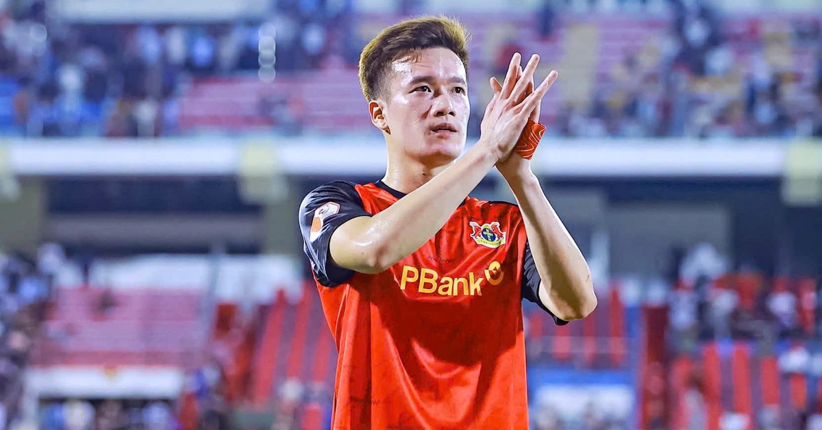 Hoàng Đức và Quang Hải — bộ đôi tiền vệ chủ chốt ĐTVN chuẩn bị AFF Cup 2026