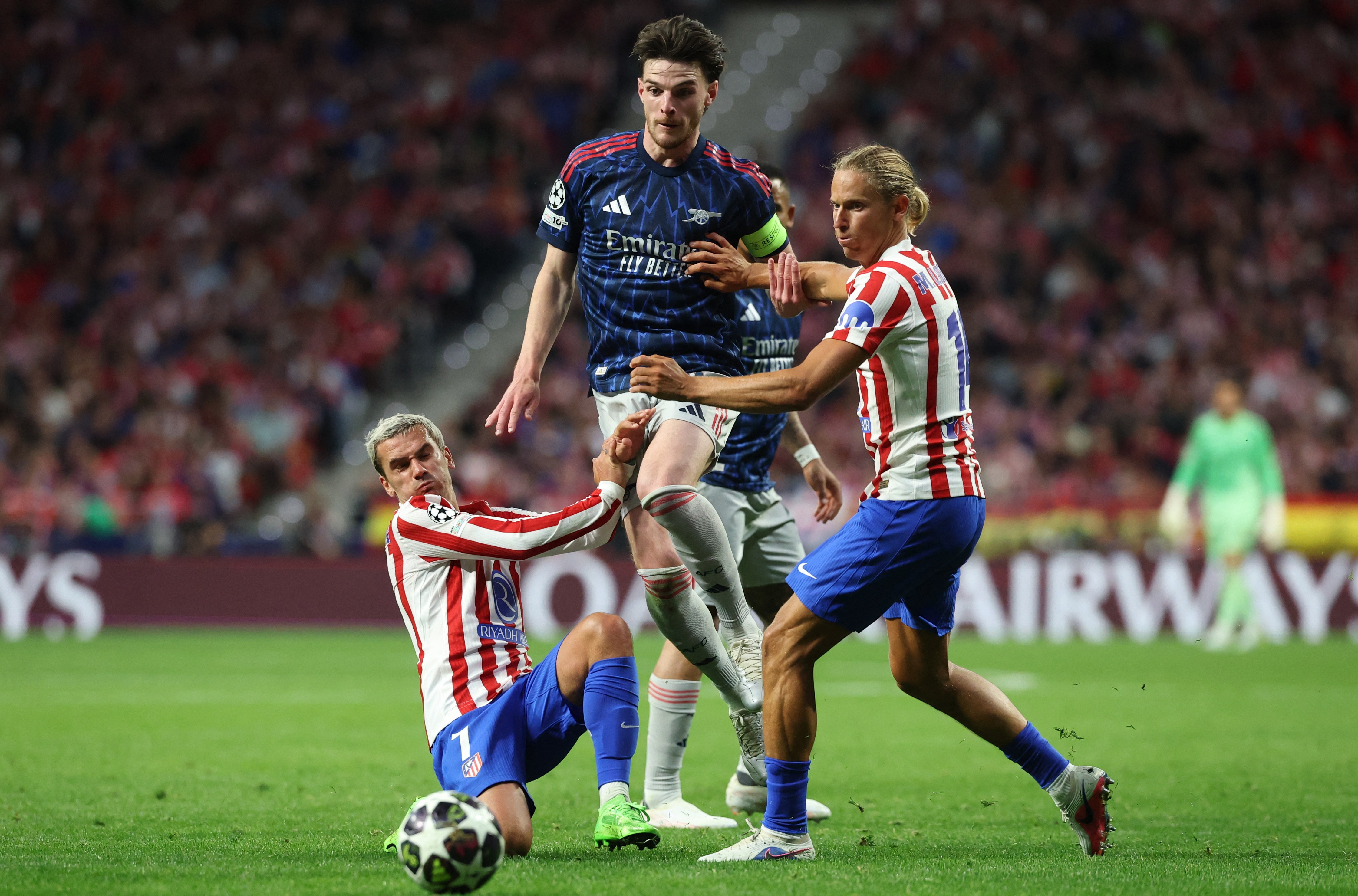 Julián Álvarez Atlético Madrid đối đầu Arsenal trong bán kết UEFA Champions League 2026