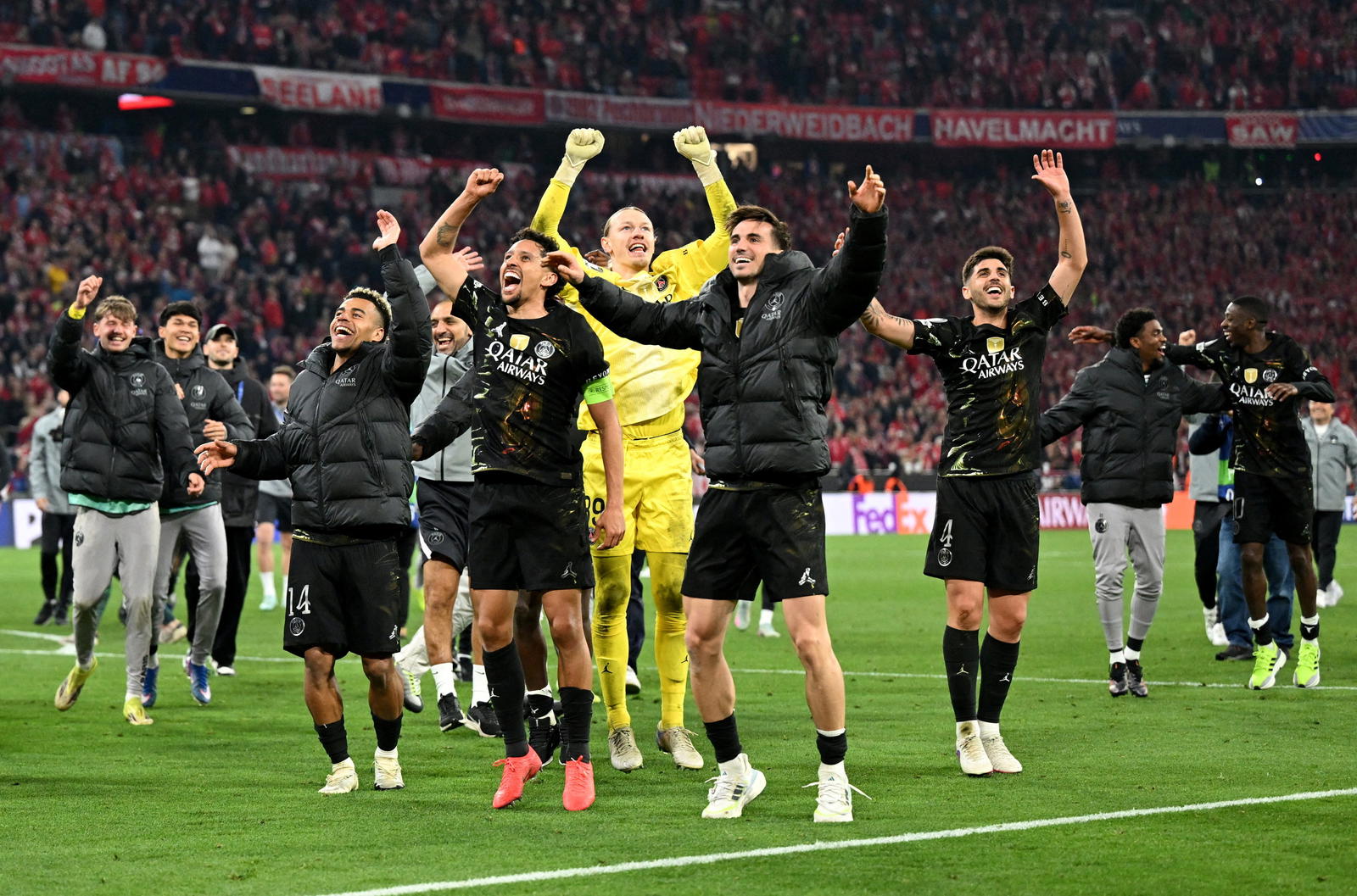 Vitinha tiền vệ PSG chung kết Champions League Budapest 2026